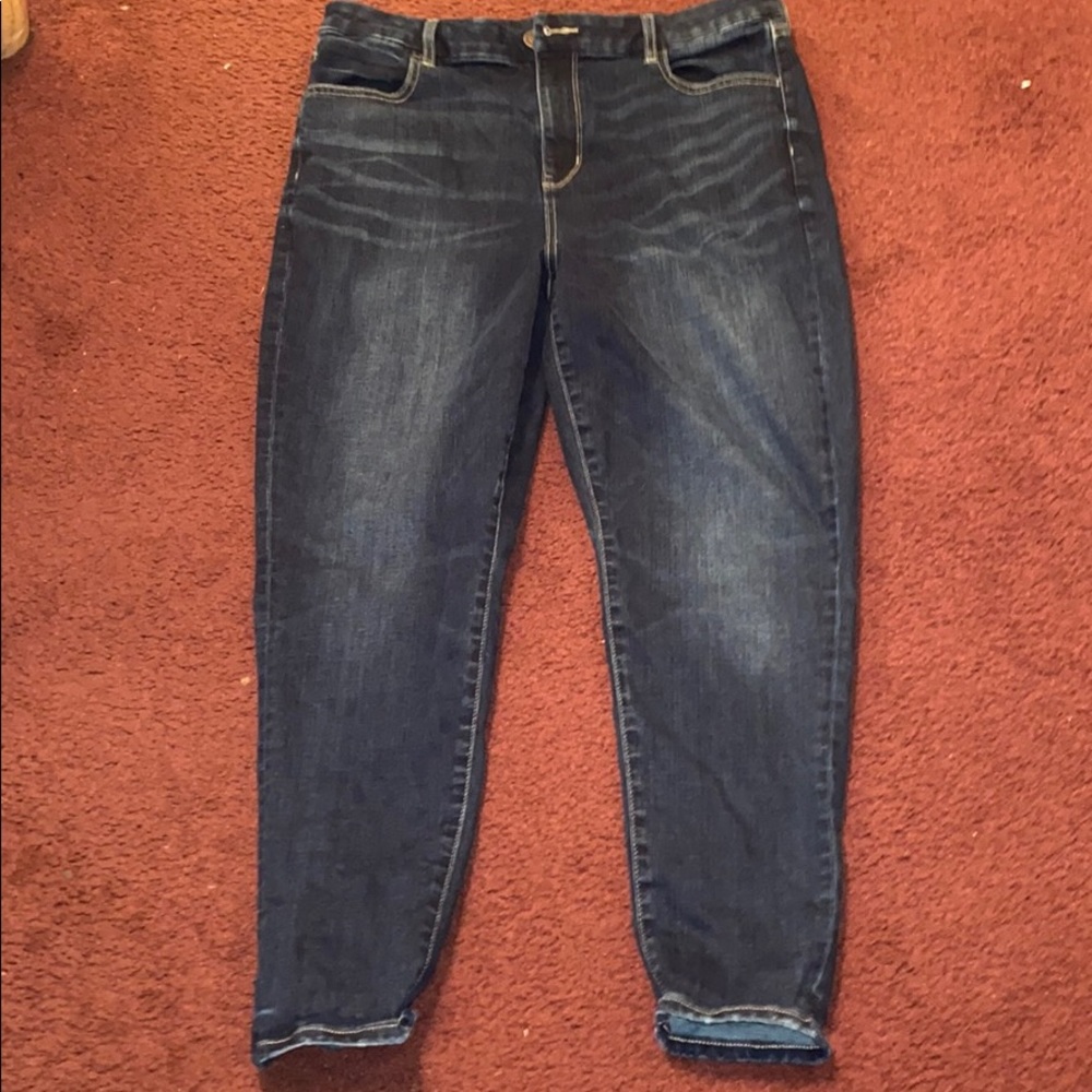American Eagle Jeans. Size: 16 short ( Curvy )